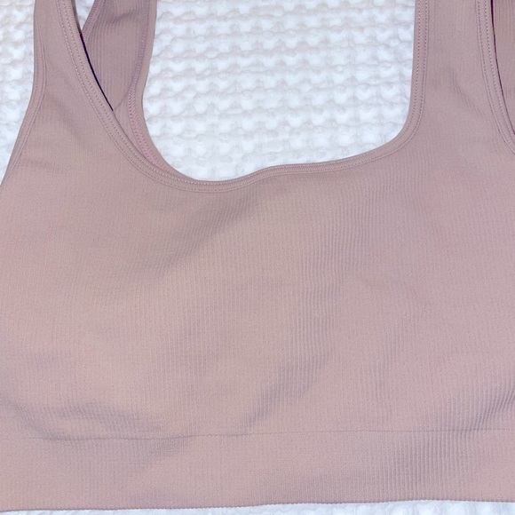 Set Active Sculpt Flex Box Cut Bra Top - Picture 4 of 5